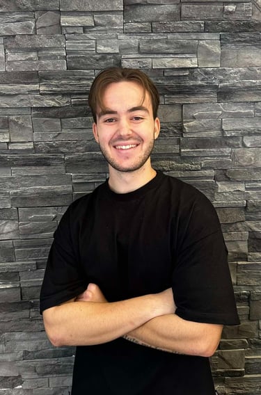 Ο Χαριζάνης Ιωάννης από την ομάδα του PAPAIOANNOU Men's Beauty